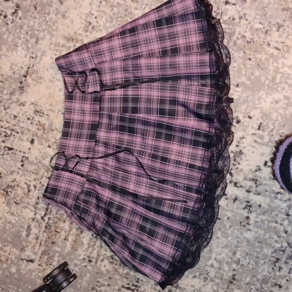 Pink and black plaid skirt